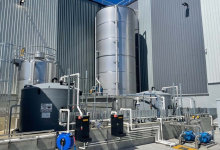 Smart metering pumps with integrated pH/redox controllers to regulate chemicals levels in industrial wastewater treatment systems